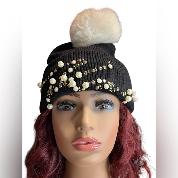 Karl Lagerfeld NWT Black Knit Ribbed Jeweled Karl Signature Pom Pom Winter Hat - Picture 2 of 9